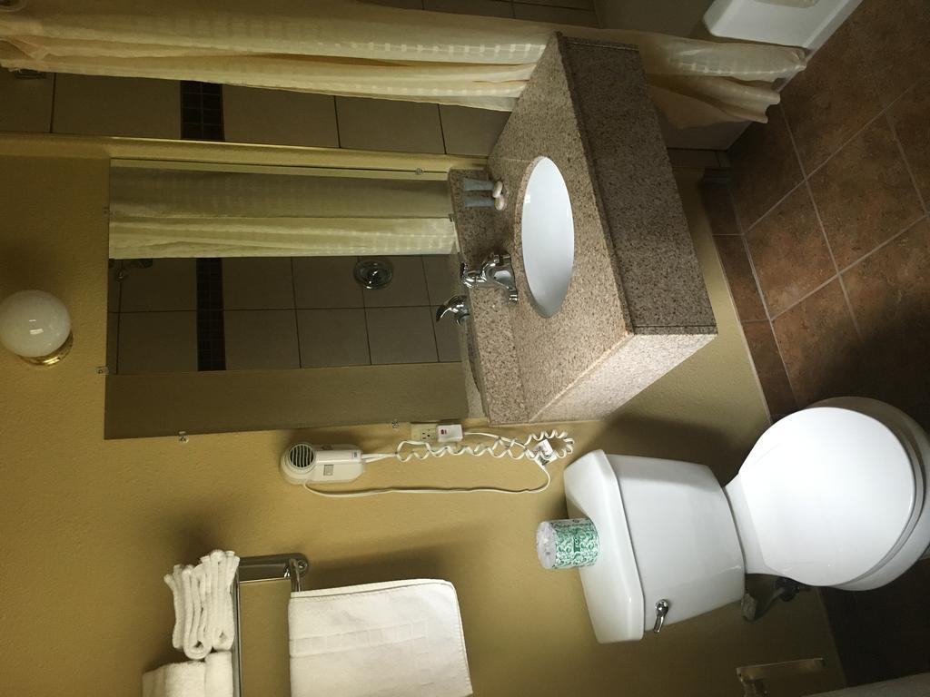 Sundial Lodge Рединг Екстериор снимка